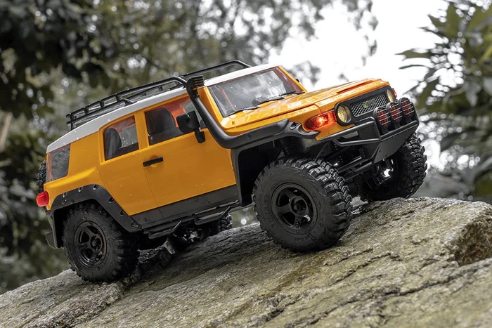 FMS 1 18 TOYOTA FJ Cruiser RTR Outdoors YELLOW.jpg