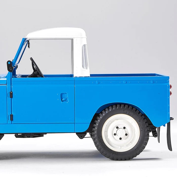 FMS 1-12 Land Rover Series II RTR Side Pickup BLUE.jpg