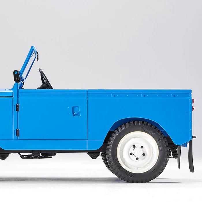 FMS 1-12 Land Rover Series II RTR Side Top Down BLUE.jpg